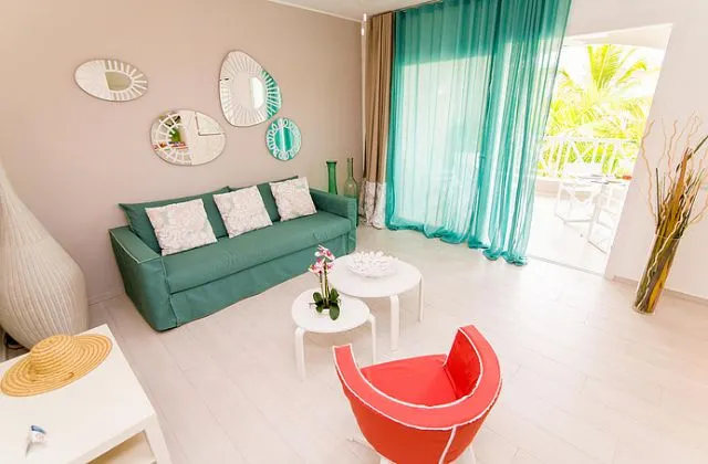 Tracadero Beach Resort suite salon
